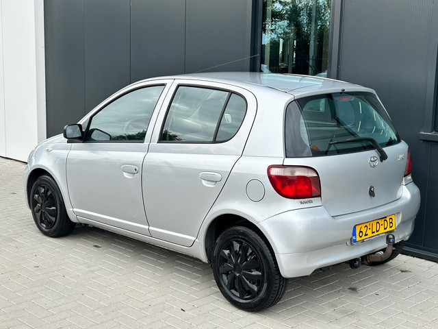 Foto 7 van Toyota Yaris 1.3 VVT-i Luna | 5-drs | Airco | Dealer onderhouden.