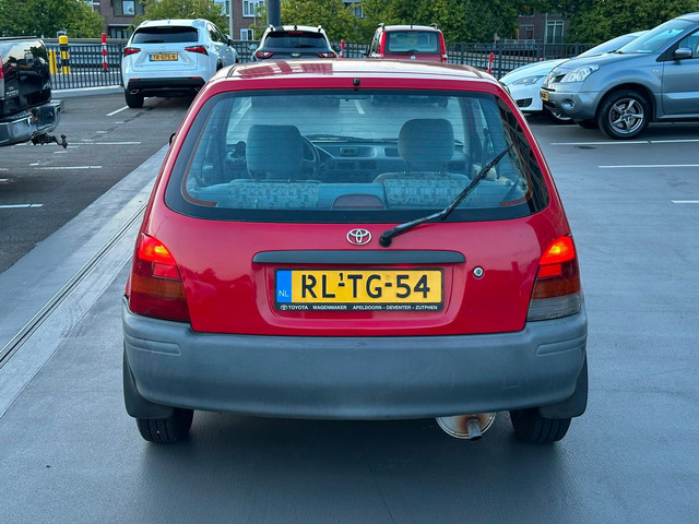 Foto 6 van Toyota Starlet 1.3-16V XLi GTSi Automaat Dakraam Zeer Nette Auto Rijdt Top