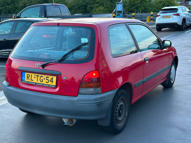Foto 5 van Toyota Starlet 1.3-16V XLi GTSi Automaat Dakraam Zeer Nette Auto Rijdt Top