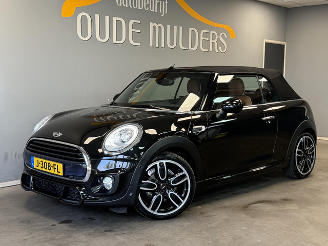 Foto 10 van MINI Cabrio 1.5 Cooper Cabrio JCW | Cruise | Stoelverwarming | Clima | Elektrische kap | Navi | Brui