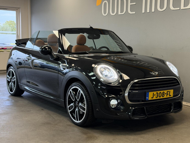 Foto 5 van MINI Cabrio 1.5 Cooper Cabrio JCW | Cruise | Stoelverwarming | Clima | Elektrische kap | Navi | Brui