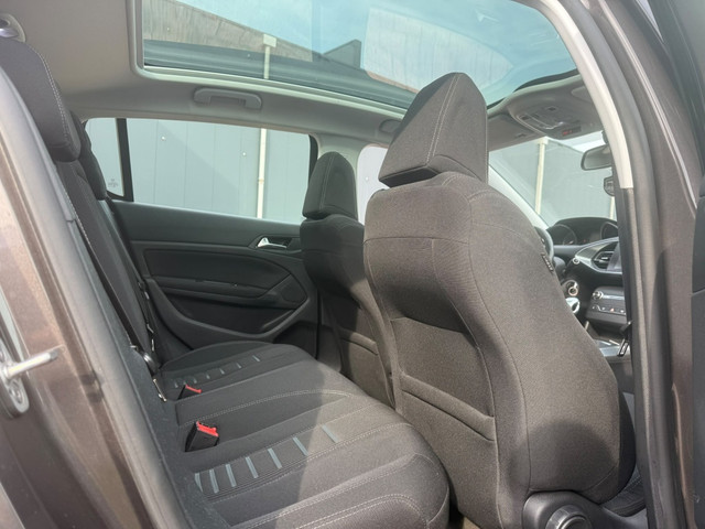 Foto 7 van Peugeot 308 1.6HDI PANO XENON 6BAK CLIMA (bj 2014)