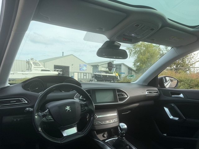 Foto 5 van Peugeot 308 1.6HDI PANO XENON 6BAK CLIMA (bj 2014)