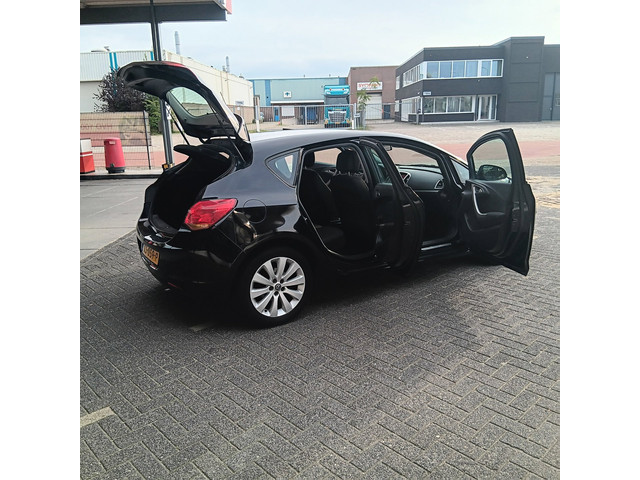 Foto 4 van Opel Astra 1.6 Sport