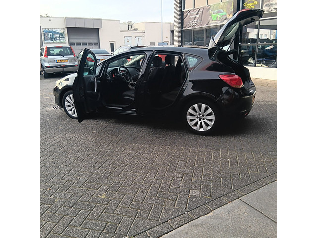 Foto 5 van Opel Astra 1.6 Sport
