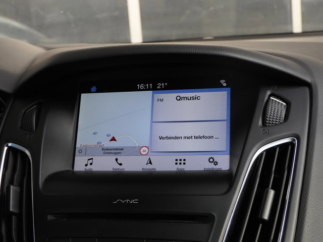 Foto 10 van Ford Focus Wagon 1.0 ST-Line 125PK | Cruise | Trekhaak | Bluetooth | Airco | Navi | LM Velgen | NAP