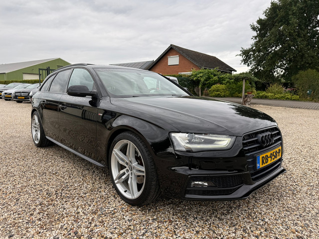 Foto 5 van Audi A4 Avant 3.0 TDI quattro Pro Line S Automaat | PanoDak | PDC | Stoel VW | 19''LM