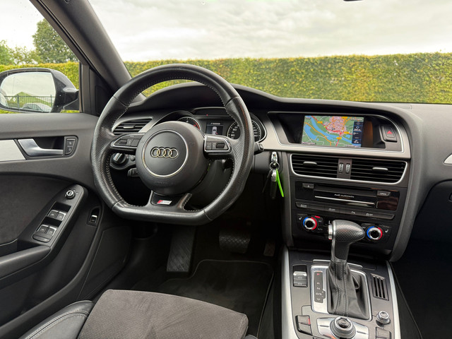 Foto 8 van Audi A4 Avant 3.0 TDI quattro Pro Line S Automaat | PanoDak | PDC | Stoel VW | 19''LM