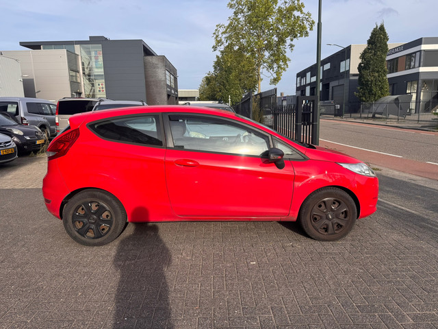 Foto 6 van Ford Fiesta 1.25 Limited AIRCO APK APRIL 2027