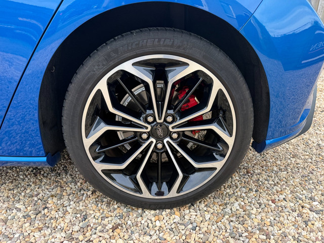 Foto 3 van Ford Focus 1.0 EcoBoost Hybrid ST Line X Business Navigatie & Camera & Winterpakket