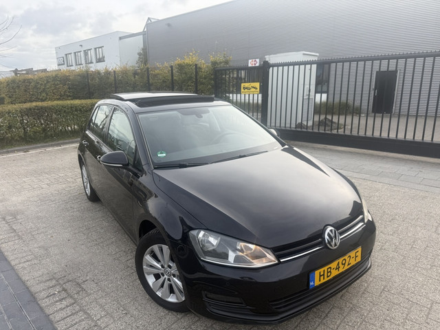 Volkswagen Golf 1.6 TDI PANORAMA CLIMA NAVI BT 2015