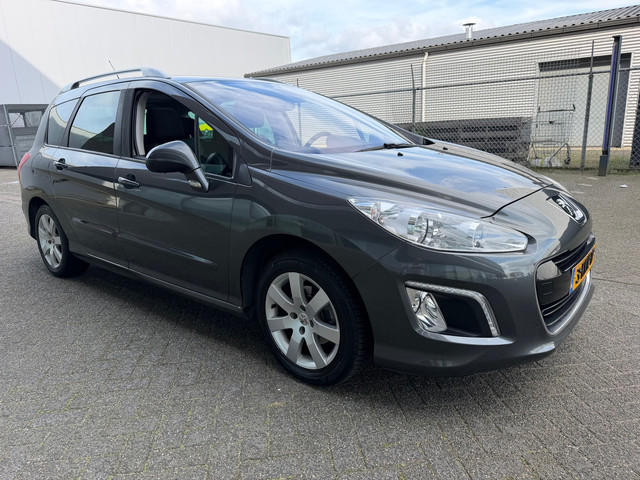 Foto 3 van Peugeot 308 SW 1.6 VTi Active CLIMAT. BJ 8-2012. APK 12-2026