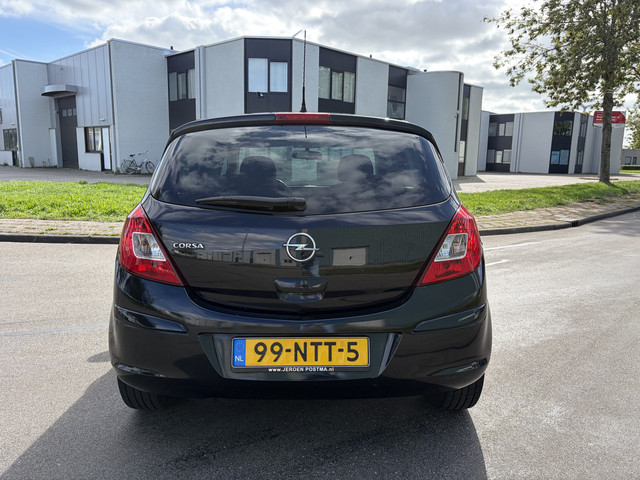 Foto 5 van Opel Corsa 1.2-16V '111' Edition 5-Deurs Automaat 86 PK. Leuke en zeer fijn rijdende auto !!!