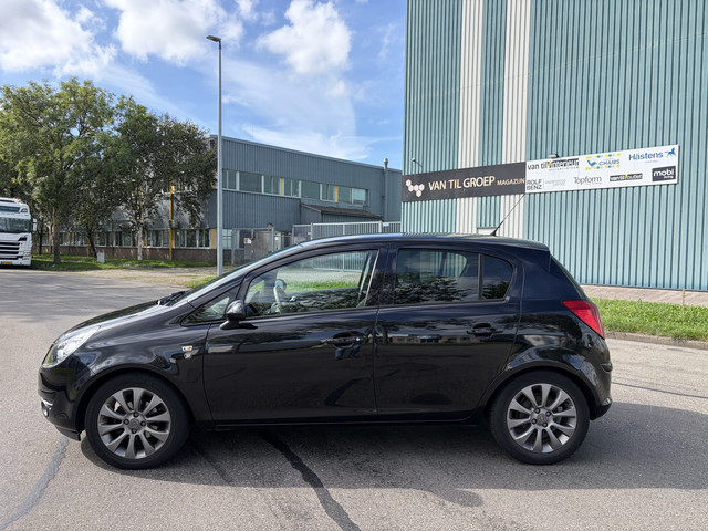 Foto 7 van Opel Corsa 1.2-16V '111' Edition 5-Deurs Automaat 86 PK. Leuke en zeer fijn rijdende auto !!!