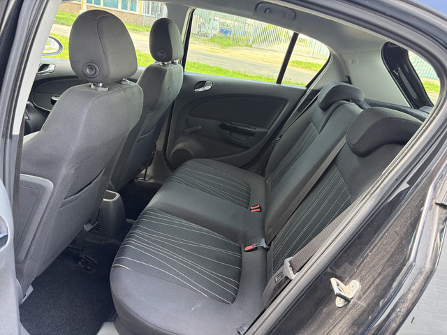 Foto 9 van Opel Corsa 1.2-16V '111' Edition 5-Deurs Automaat 86 PK. Leuke en zeer fijn rijdende auto !!!