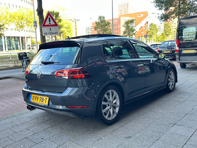 Foto 2 van Volkswagen Golf 2.0 TDI GTD DSG Navi Camera Carplay Pano