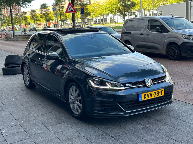 Foto 3 van Volkswagen Golf 2.0 TDI GTD DSG Navi Camera Carplay Pano