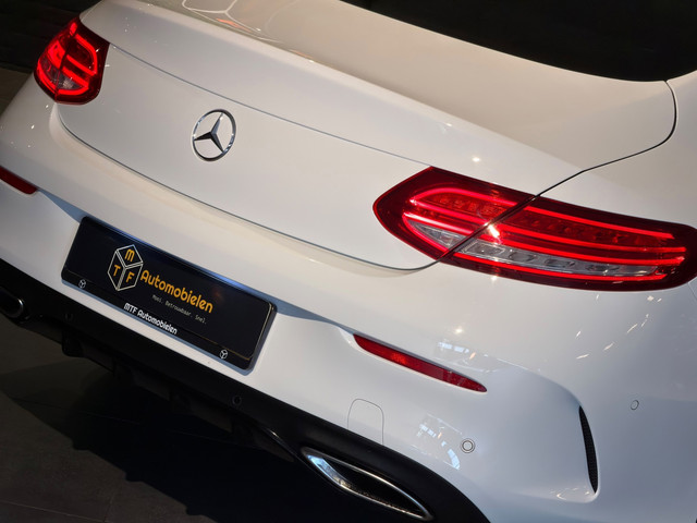 Foto 2 van Mercedes-Benz C-klasse Coupé 200 AMG Night ed. |PANO|NIEUWSTAAT|KEYLESS|F1-FLIPPERS