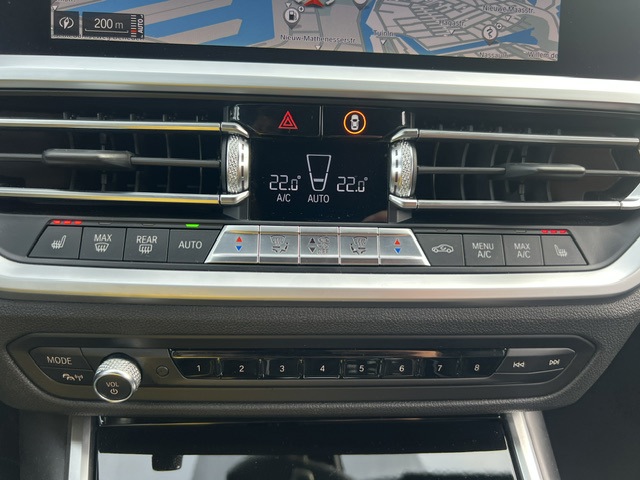 Foto 6 van BMW 3-serie 320i Executive Edition