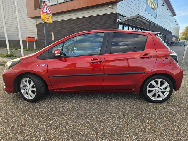 Foto 9 van Toyota Yaris 1.5 Full Hybrid Dynamic GARANTIE Glazen dak Navigatie Keyless Entry
