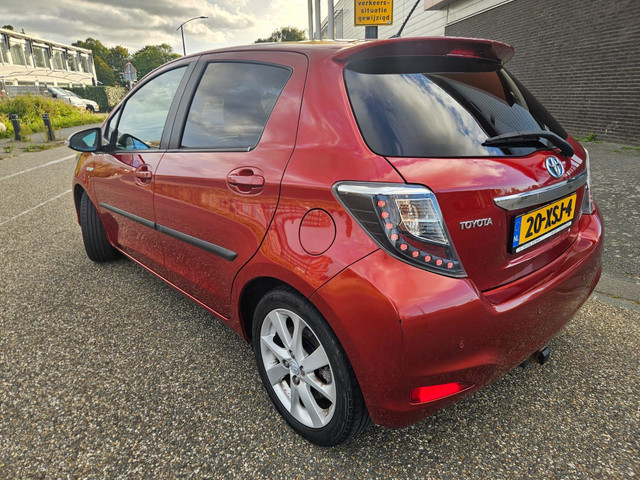 Foto 8 van Toyota Yaris 1.5 Full Hybrid Dynamic GARANTIE Glazen dak Navigatie Keyless Entry