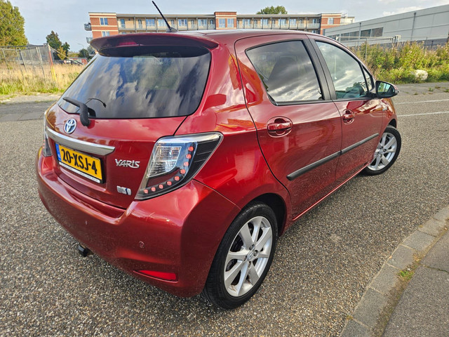Foto 6 van Toyota Yaris 1.5 Full Hybrid Dynamic GARANTIE Glazen dak Navigatie Keyless Entry