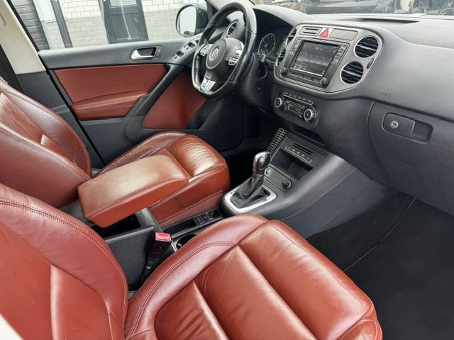 Foto 9 van Volkswagen Tiguan 2.0 TSI 200pk Sport&Style 4Motion R-Line Automaat Airco/ECC,Leder,Panoramadak,Xeno
