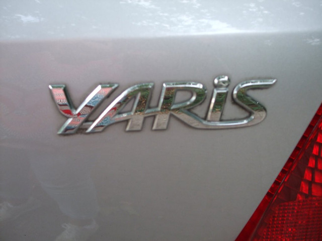 Foto 6 van Toyota Yaris 1.3 VVTi Sol airco 2e eigen. 174 dkm NAP 5drs grijs