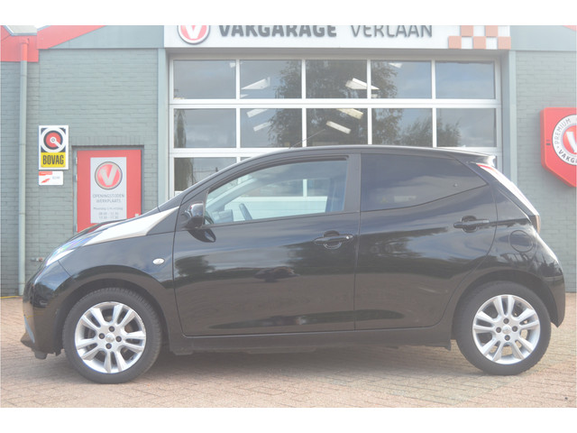 Foto 10 van Toyota Aygo 1.0 VVT-i x Leder, Camera, 12 mnd. gar.
