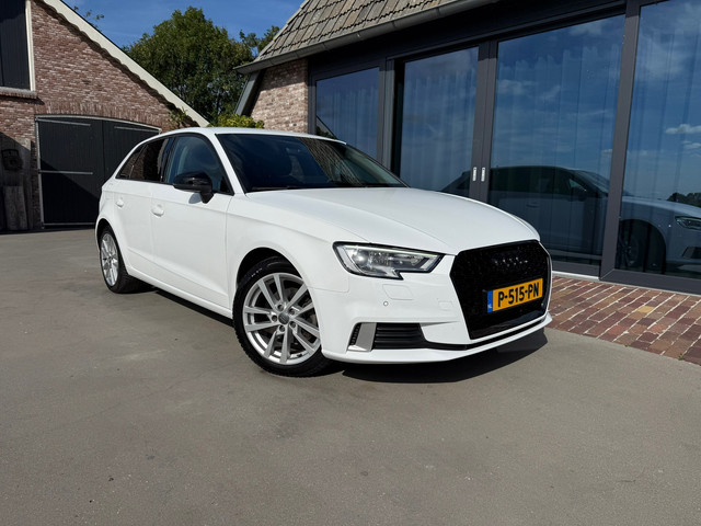 Foto 10 van Audi A3 Sportback 30 TFSI S-Line Cruise Control Sport