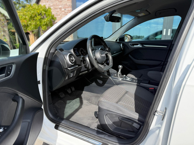 Foto 4 van Audi A3 Sportback 30 TFSI S-Line Cruise Control Sport