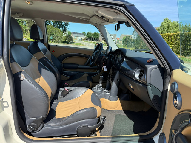 Foto 7 van Mini 3-Deurs 1.6 Cooper Chili Automaat | LM | Leer | Cruise Control