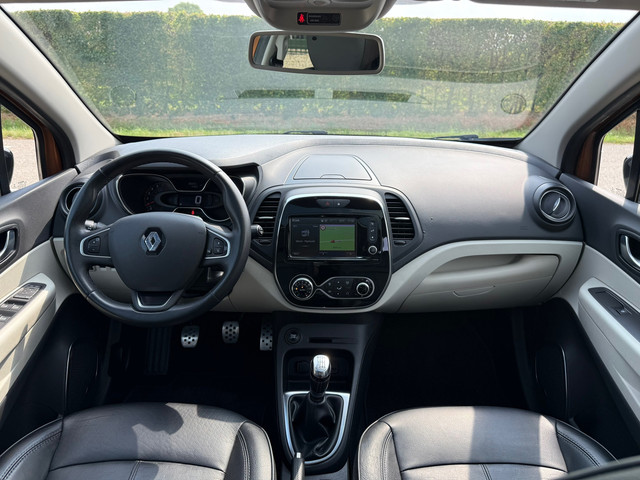 Foto 8 van Renault Captur 1.2 TCe Initiale Paris Camera | Navi | Leer | Stoel VW | Pano | Trekhaak
