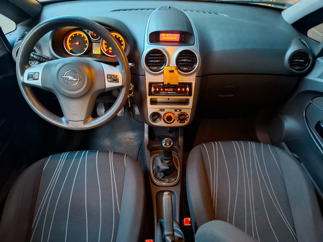 Foto 5 van Opel Corsa 1.4-16V Edition airco nwe APK nette auto
