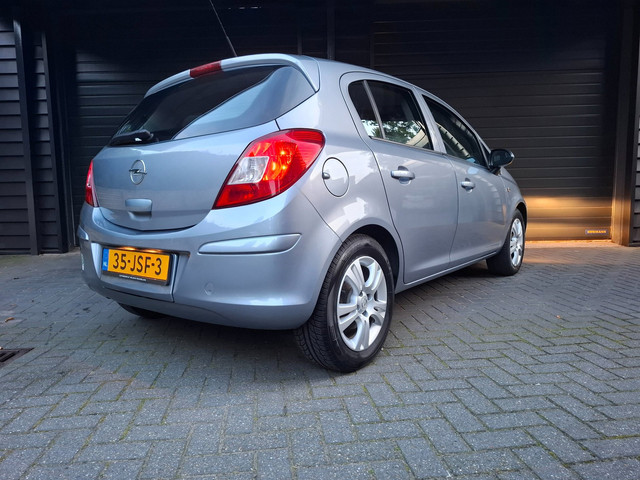 Foto 7 van Opel Corsa 1.4-16V Edition airco nwe APK nette auto