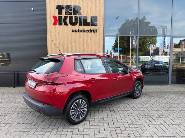 Foto 2 van PEUGEOT 2008 1.2 PureTech Active / Deal. Ond. / CarPlay