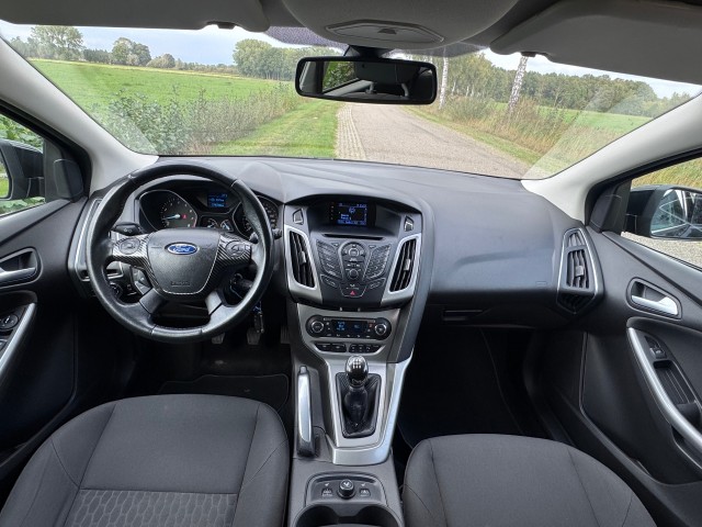 Foto 3 van FORD FOCUS 1.0 EcoBoost / TITANIUM / TREKHAAK / CRUISE / RIJKLAAR