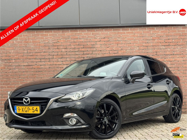 Foto 2 van Mazda 3 2.0 GT-M | NL-AUTO! | LEDER! | NAVI! | TREKHAAK!