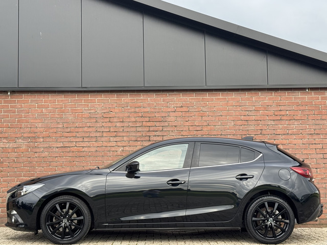 Foto 4 van Mazda 3 2.0 GT-M | NL-AUTO! | LEDER! | NAVI! | TREKHAAK!