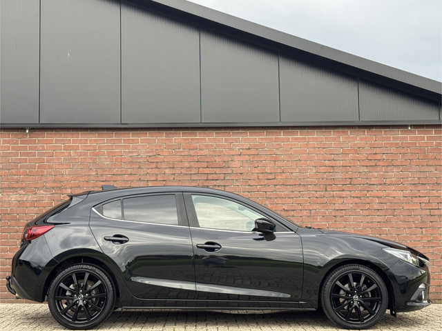 Foto 8 van Mazda 3 2.0 GT-M | NL-AUTO! | LEDER! | NAVI! | TREKHAAK!