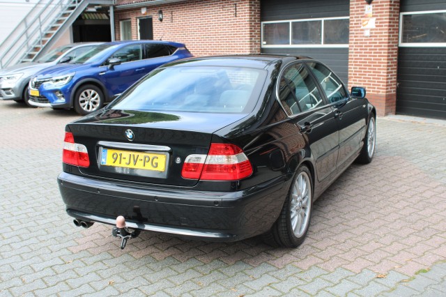 Foto 7 van BMW 3-SERIE 330I Executive Automaat - Navi Cruise Clima - 2de eigenaar