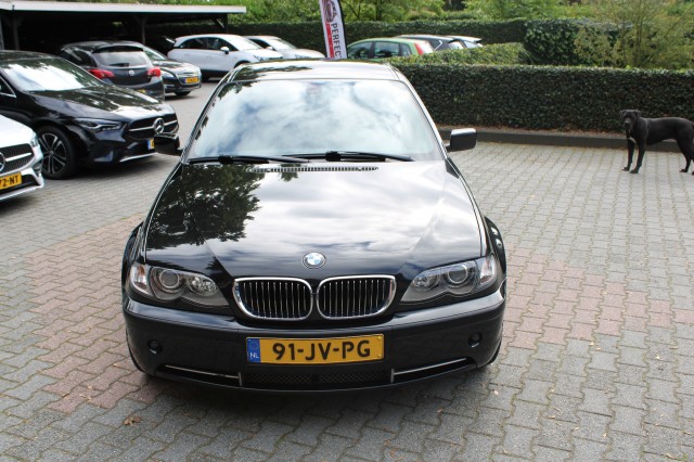 Foto 4 van BMW 3-SERIE 330I Executive Automaat - Navi Cruise Clima - 2de eigenaar