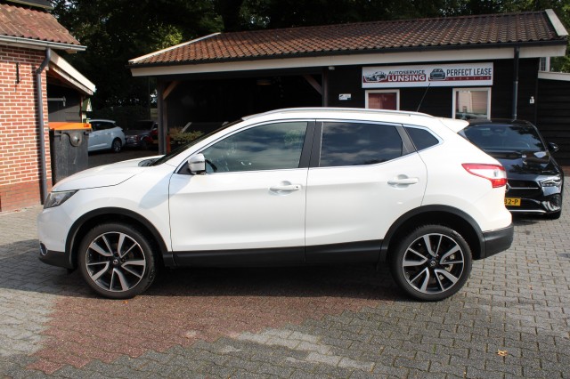 Foto 10 van NISSAN QASHQAI 1.2 TEKNA Automaat - Leer Navi 360 Camera keyless