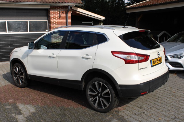 Foto 9 van NISSAN QASHQAI 1.2 TEKNA Automaat - Leer Navi 360 Camera keyless