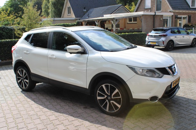Foto 5 van NISSAN QASHQAI 1.2 TEKNA Automaat - Leer Navi 360 Camera keyless