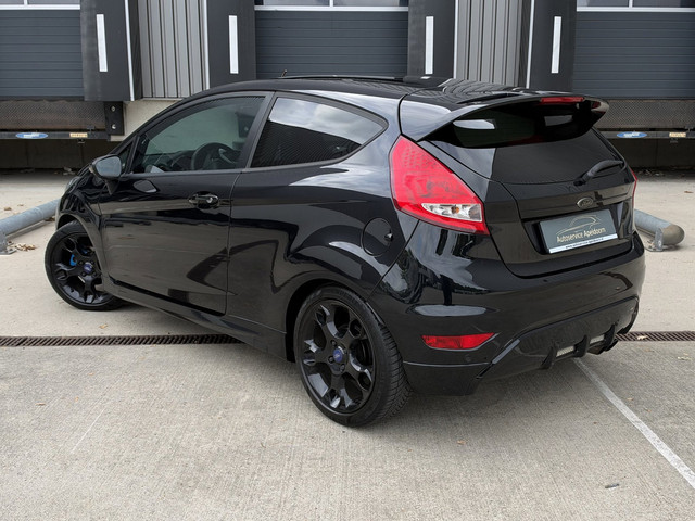 Foto 9 van Ford Fiesta 1.6 Metal, Volleder, Cruise control, Sony