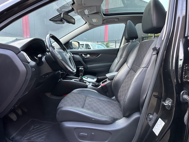 Foto 2 van Nissan Qashqai 1.2 Premier Edition Camera Clima Cruise Pano Navi Keyless PDC LM-Wielen.
