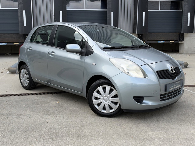 Foto 4 van Toyota Yaris 1.3 VVTi Terra, Airco