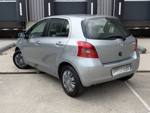 Foto 8 van Toyota Yaris 1.3 VVTi Terra, Airco