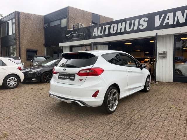 Foto 6 van Ford FIESTA 1.5 EcoBoost ST-3|Camera|LED|B&O|Navi|Carplay AndroidAuto|Sportstoelen|18"lichtmetaal